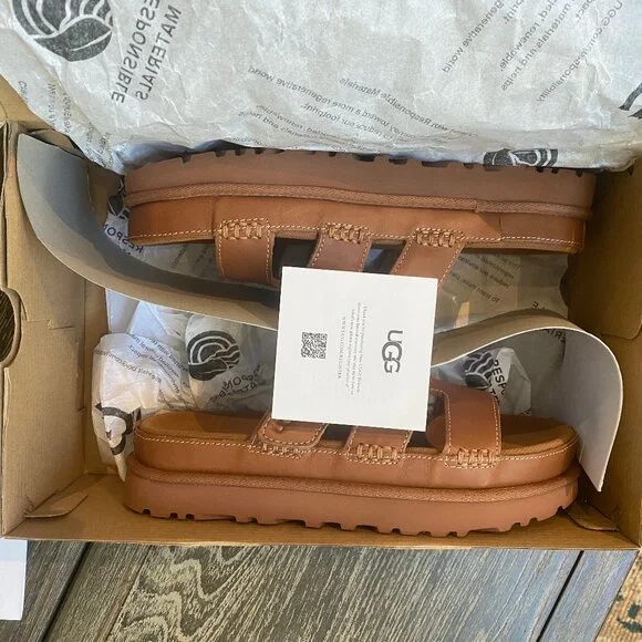 UGG  Goldenstar Slide Tan Leather 8 NWT 🏝️ 🏖️ - Picture 7 of 10